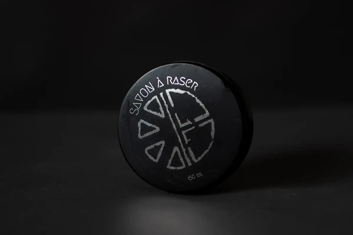 Savon à raser mi-dur